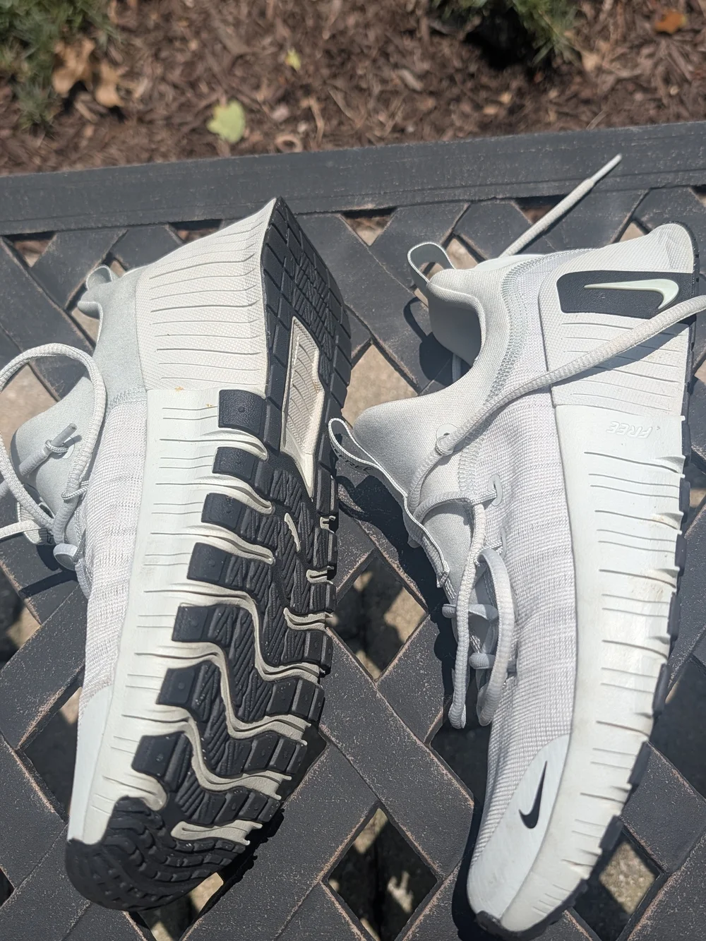Nike Women's Light Gray Athletic Sneakers